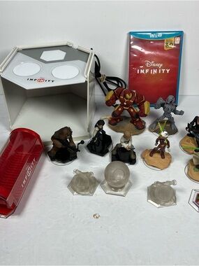 Disney Infinity 3.0 Lot of 8 Figures w/ Stand, Portal, Wii U game